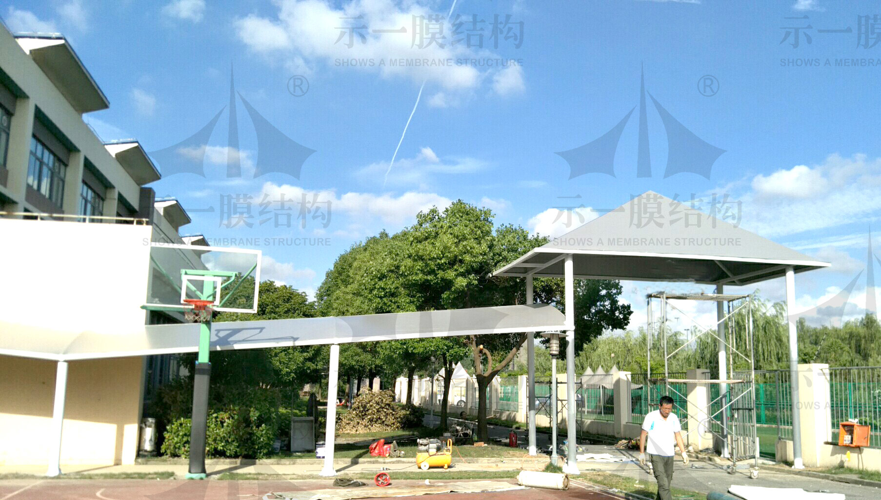 上海示一膜結(jié)構(gòu)英國(guó)學(xué)校膜結(jié)構(gòu)遮陽(yáng)棚