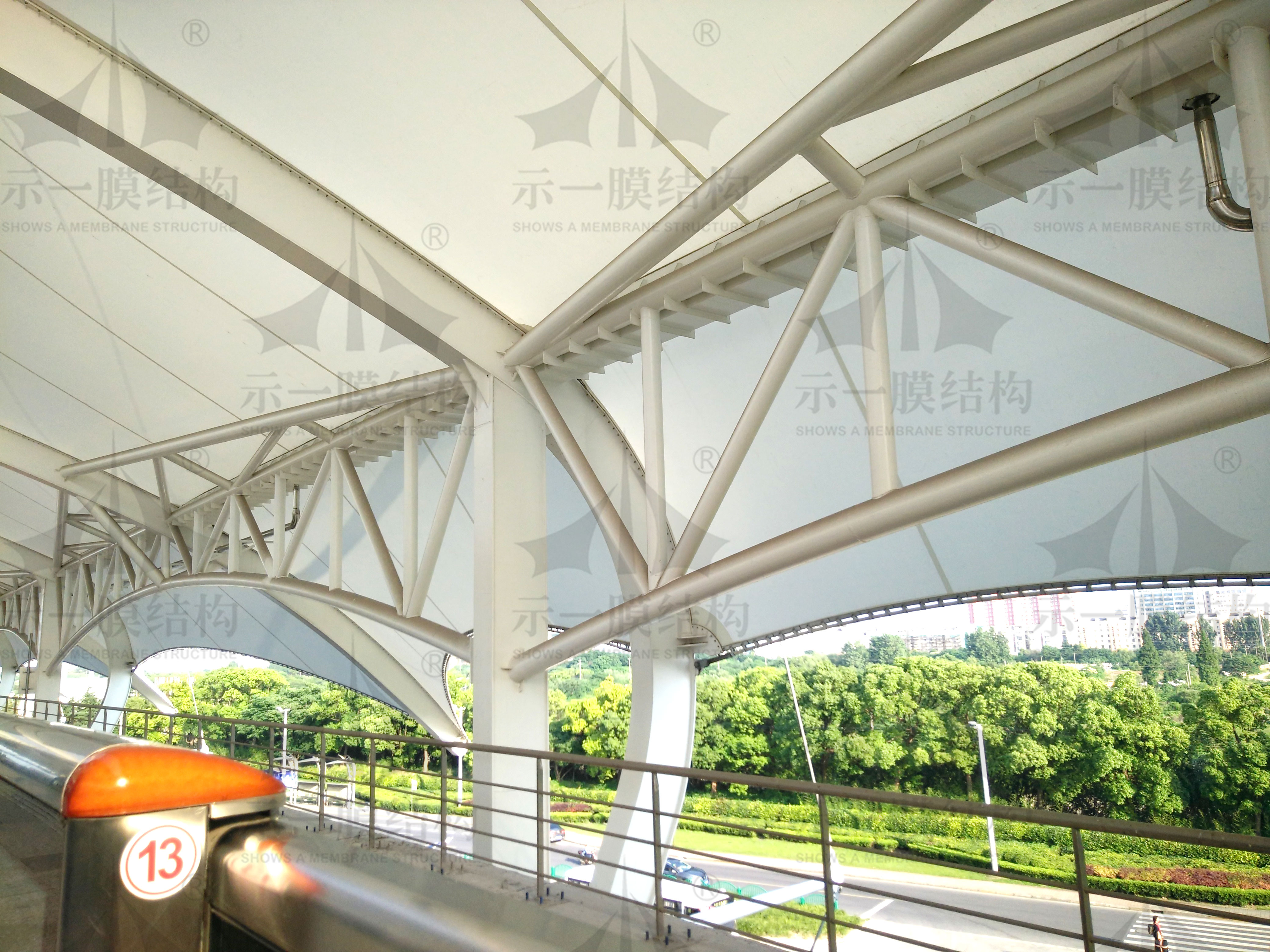 膜結(jié)構(gòu)建筑遇上發(fā)霉怎么辦？